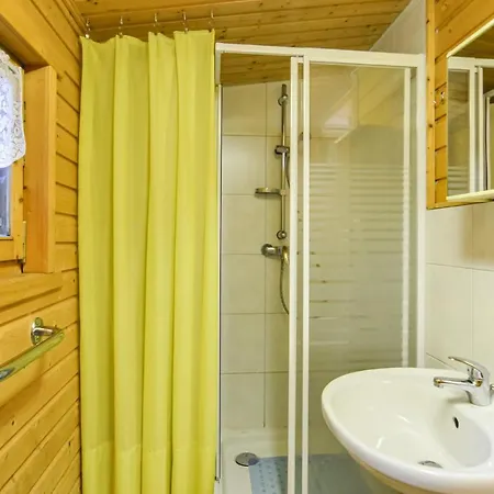 Holiday home Beautiful In Neu Zauche-caminchen With *