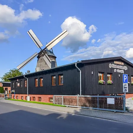Holiday home Beautiful In Neu Zauche-caminchen With